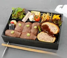 春のお弁当【佐藤綾香】