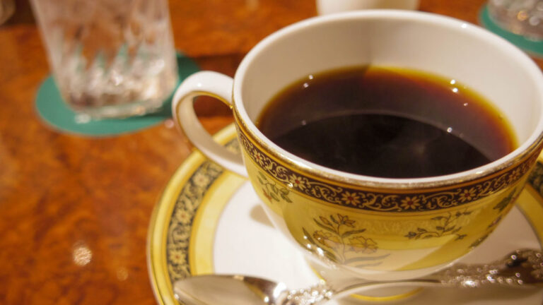 コーヒーと、仕込みの合間に思うこと/香咲 彩愛/クラブアイリス