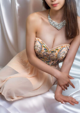 本上 麻莉子
